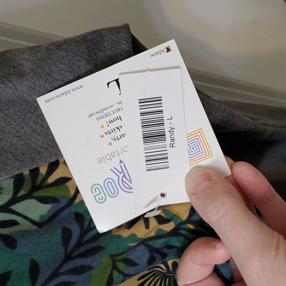 Lularoe Randy - Picture 2 of 4